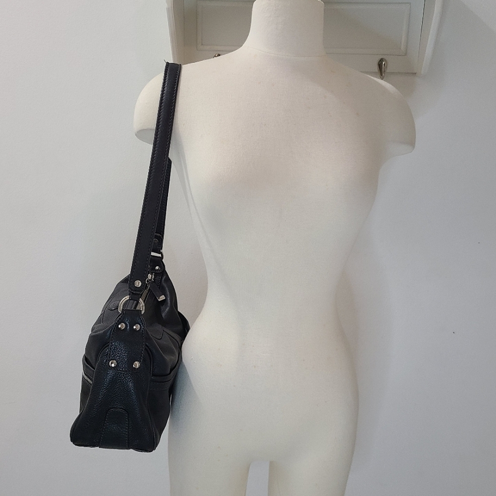 TOD'S Black Miky Genuine Leather Shoulder Bag Handcrafted in Italy - Picture 8 of 16